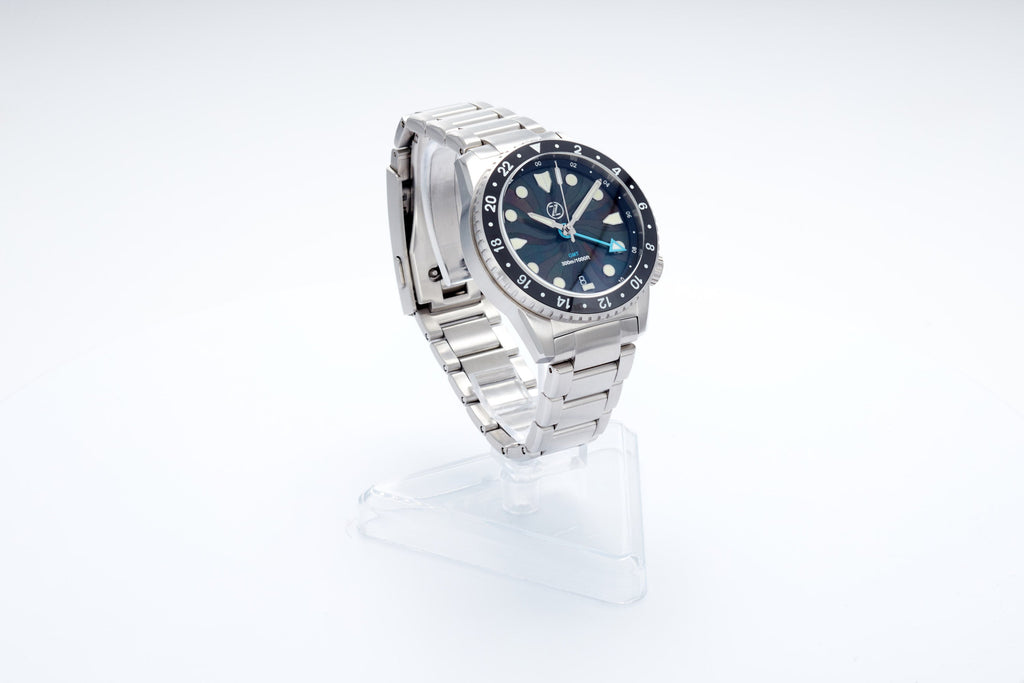 Mako 300m GMT 'Mosaic MOP'