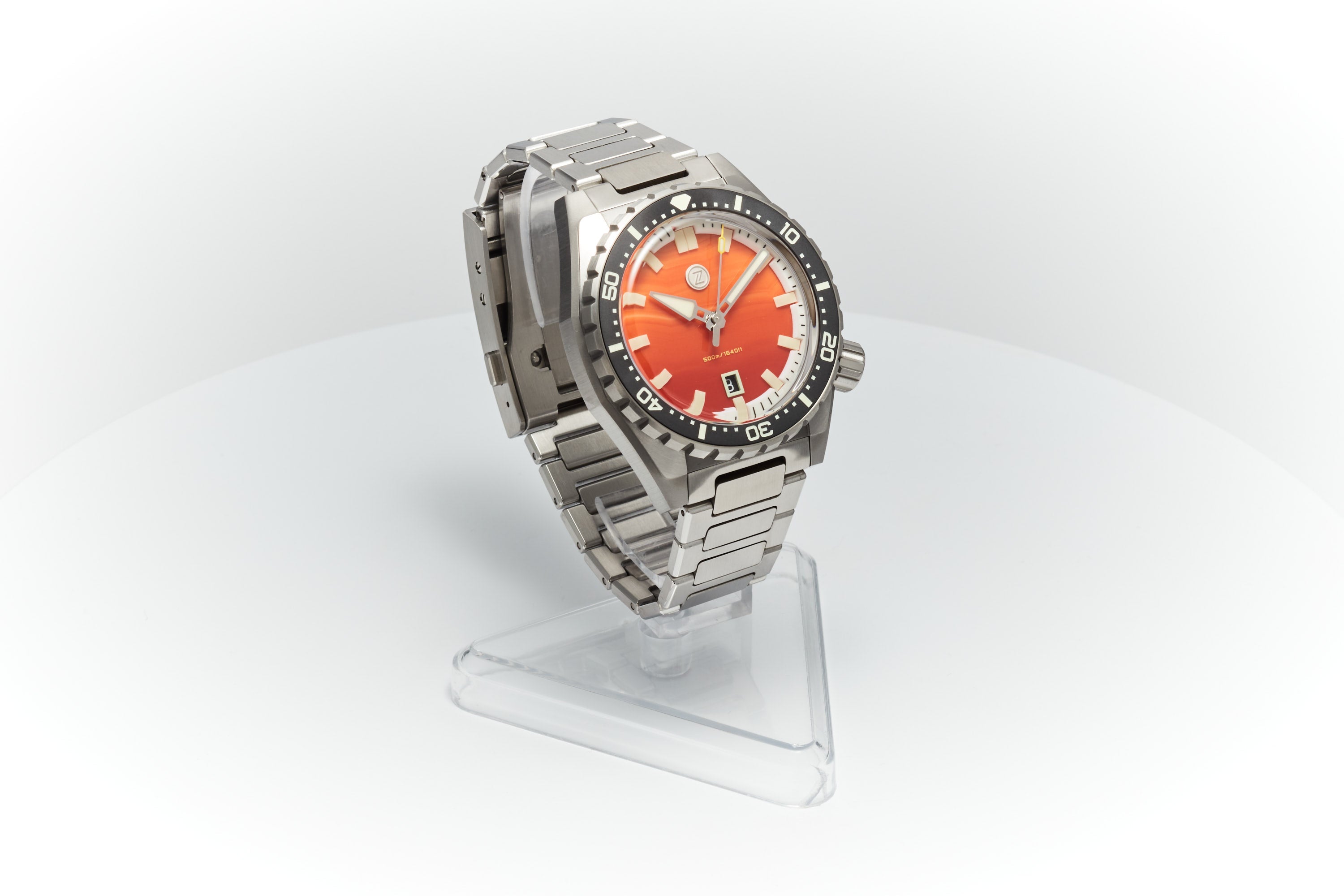 Thresher 44mm 'Agate'