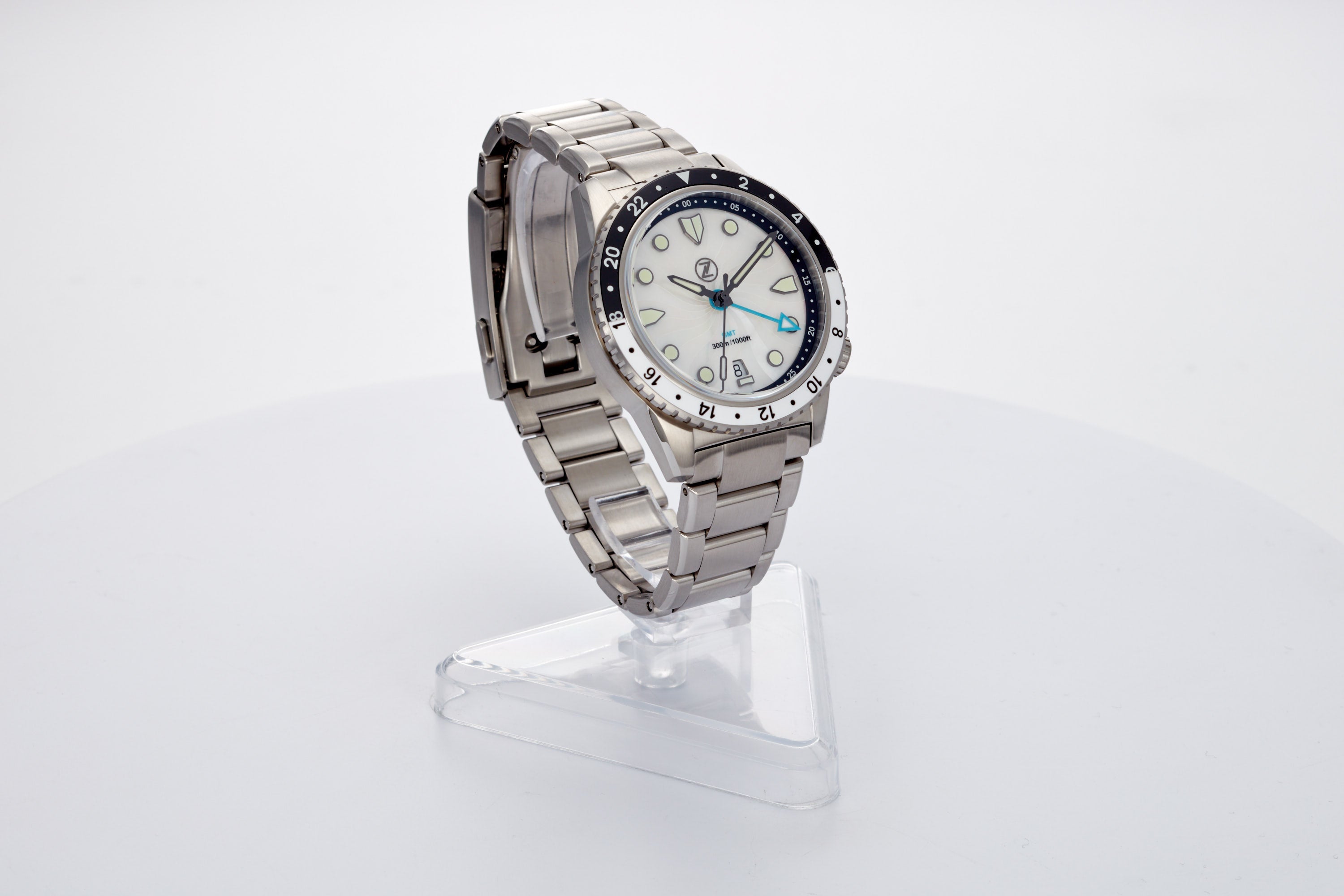Mako 300m GMT MOP