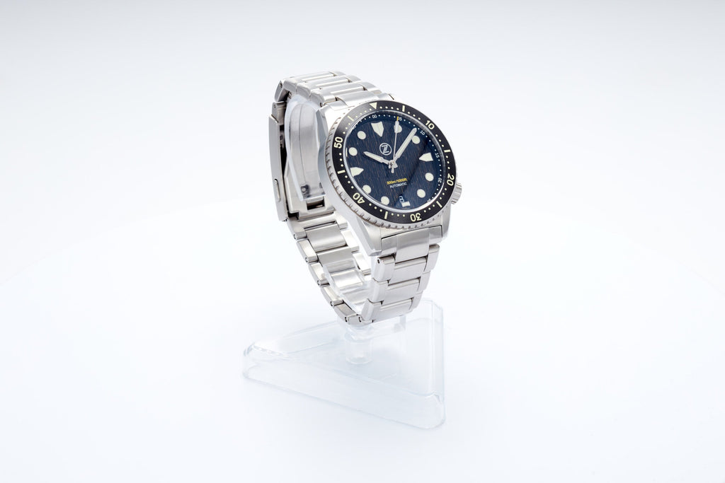 Mako 300m Diver 'Raindrop Carbon'