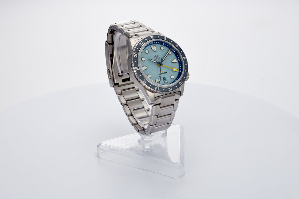 Mako 300m GMT 'Sky Blue'