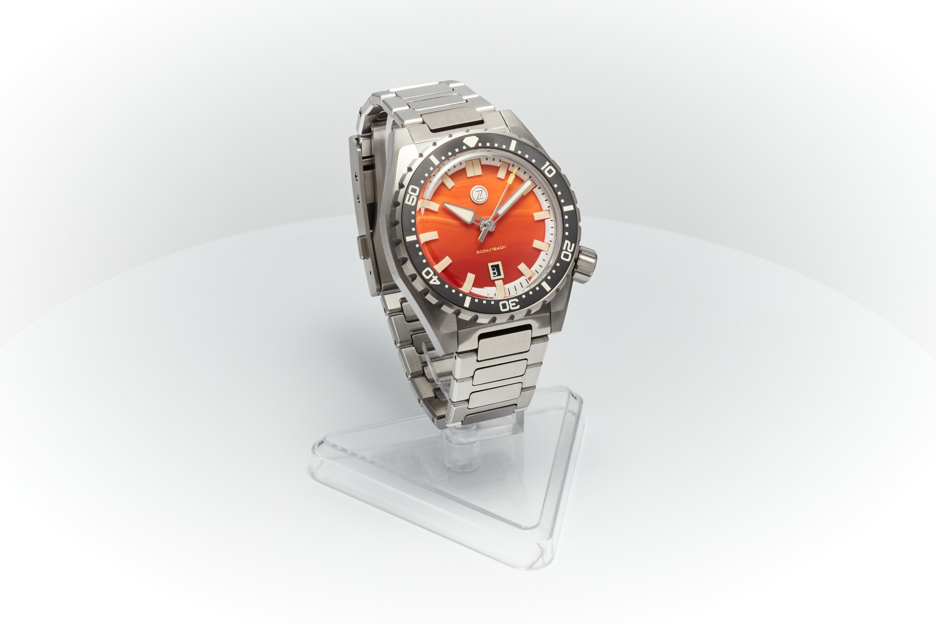 Thresher 44mm 'Agate'