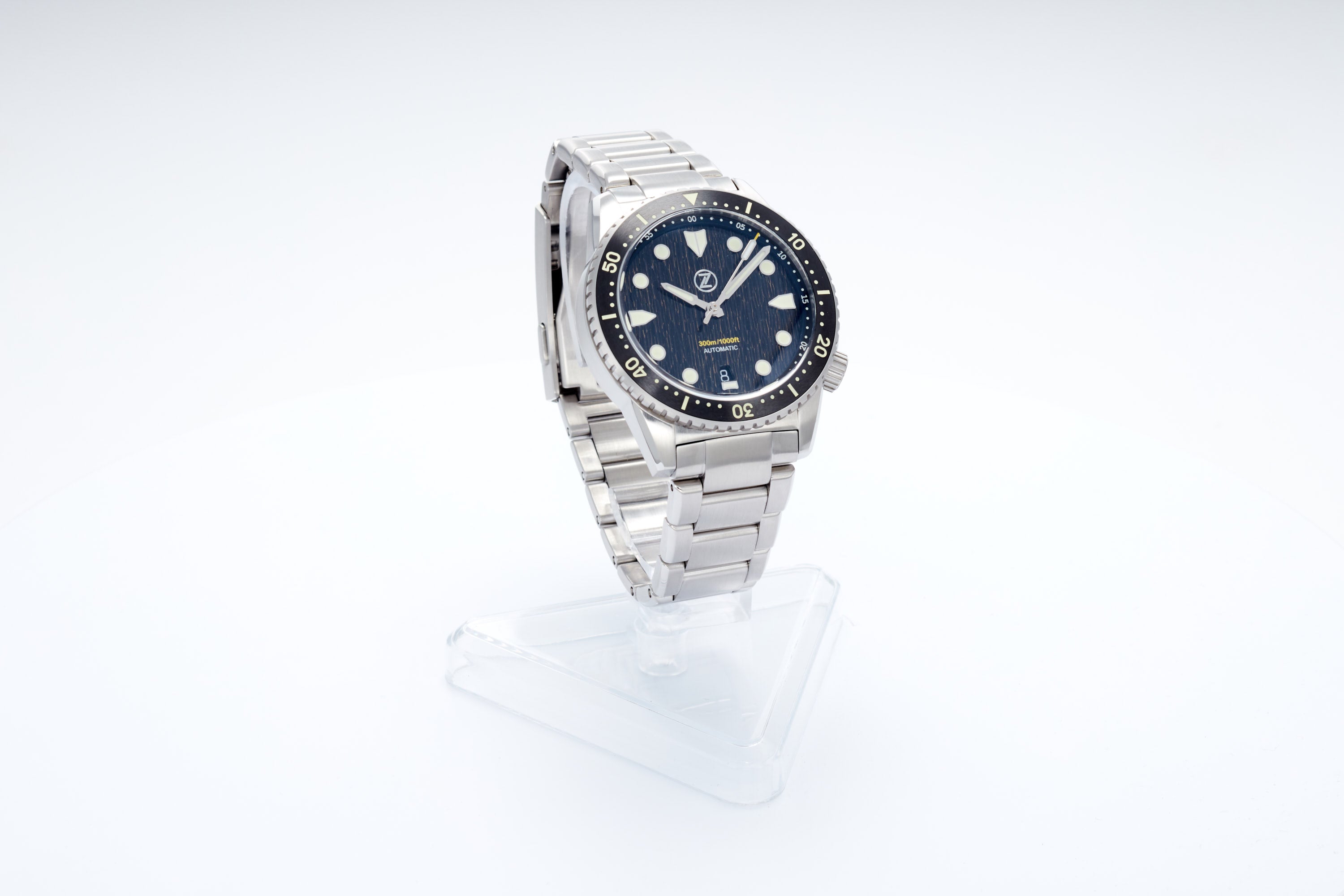 Mako 300m Diver 'Raindrop Carbon'