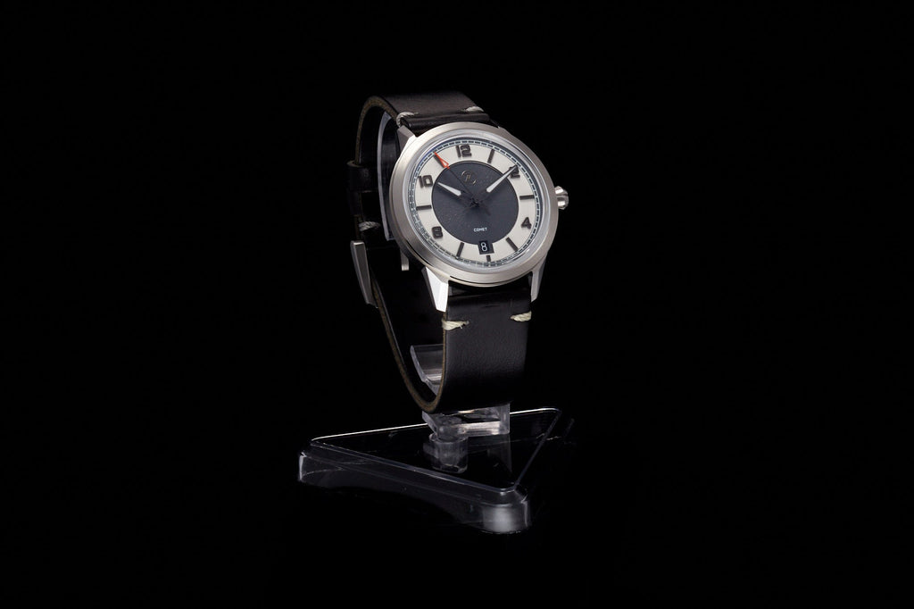 Comet 39mm 'Tuxedo'