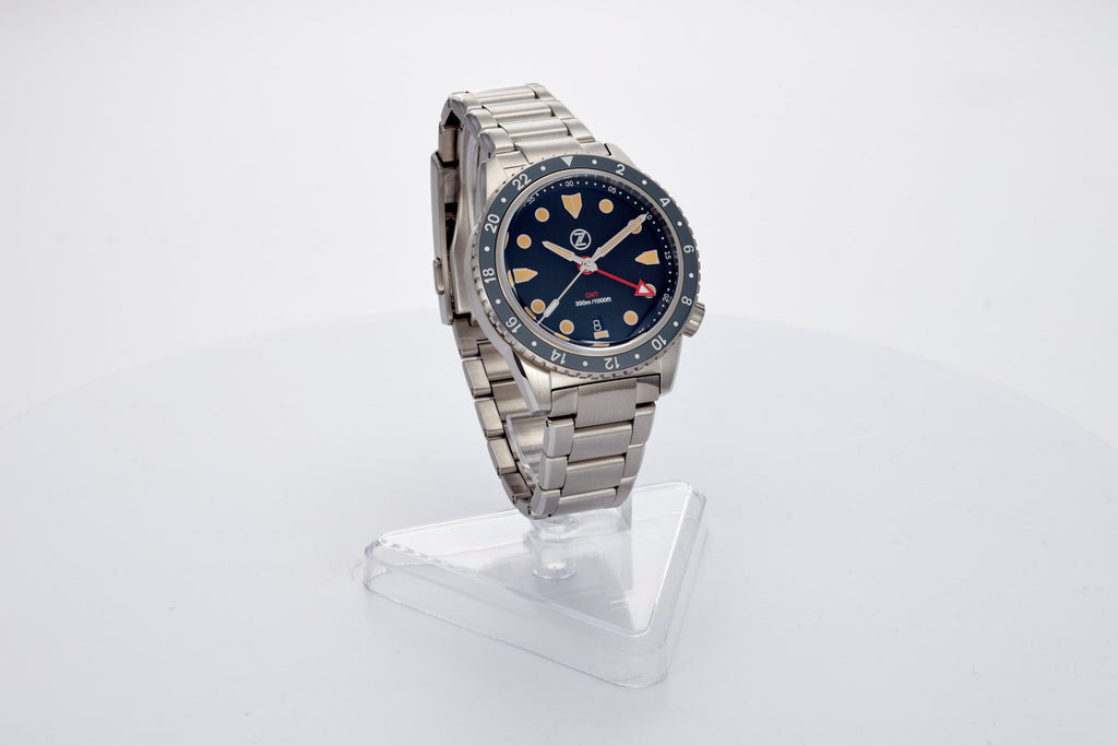 Mako 300m GMT 'Vintage Black'