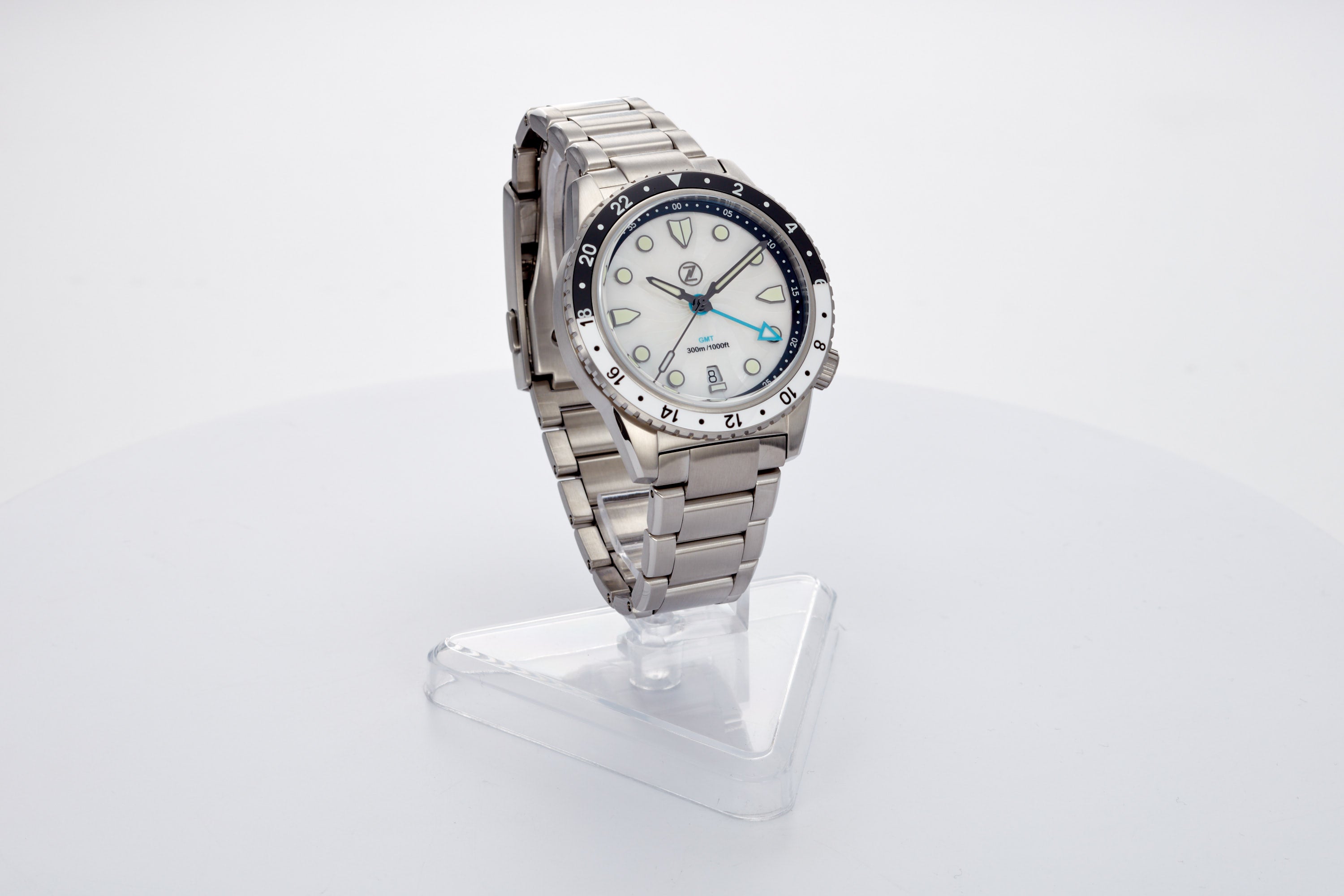 Mako 300m GMT MOP