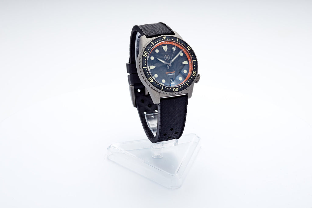 Mako 300m Diver 'Cerakote Carbon'