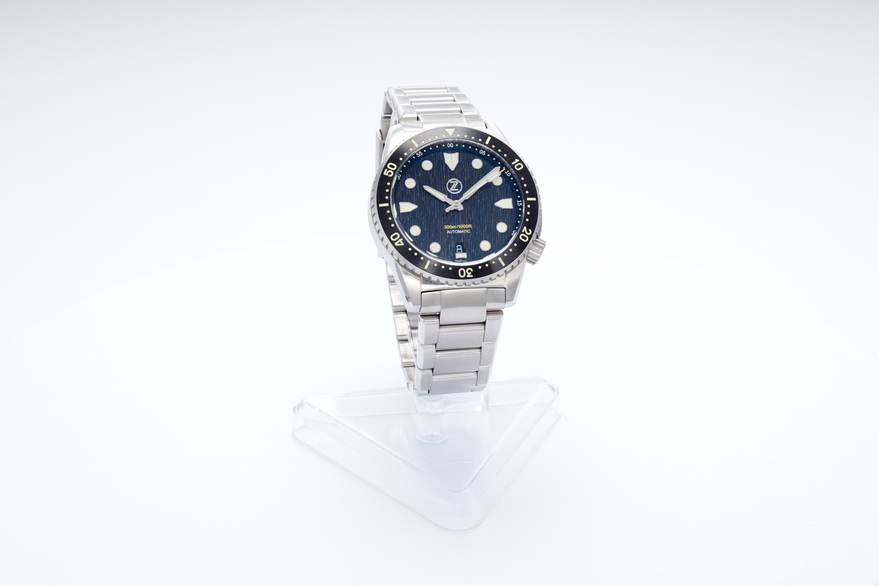Mako 300m Diver 'Raindrop Carbon'