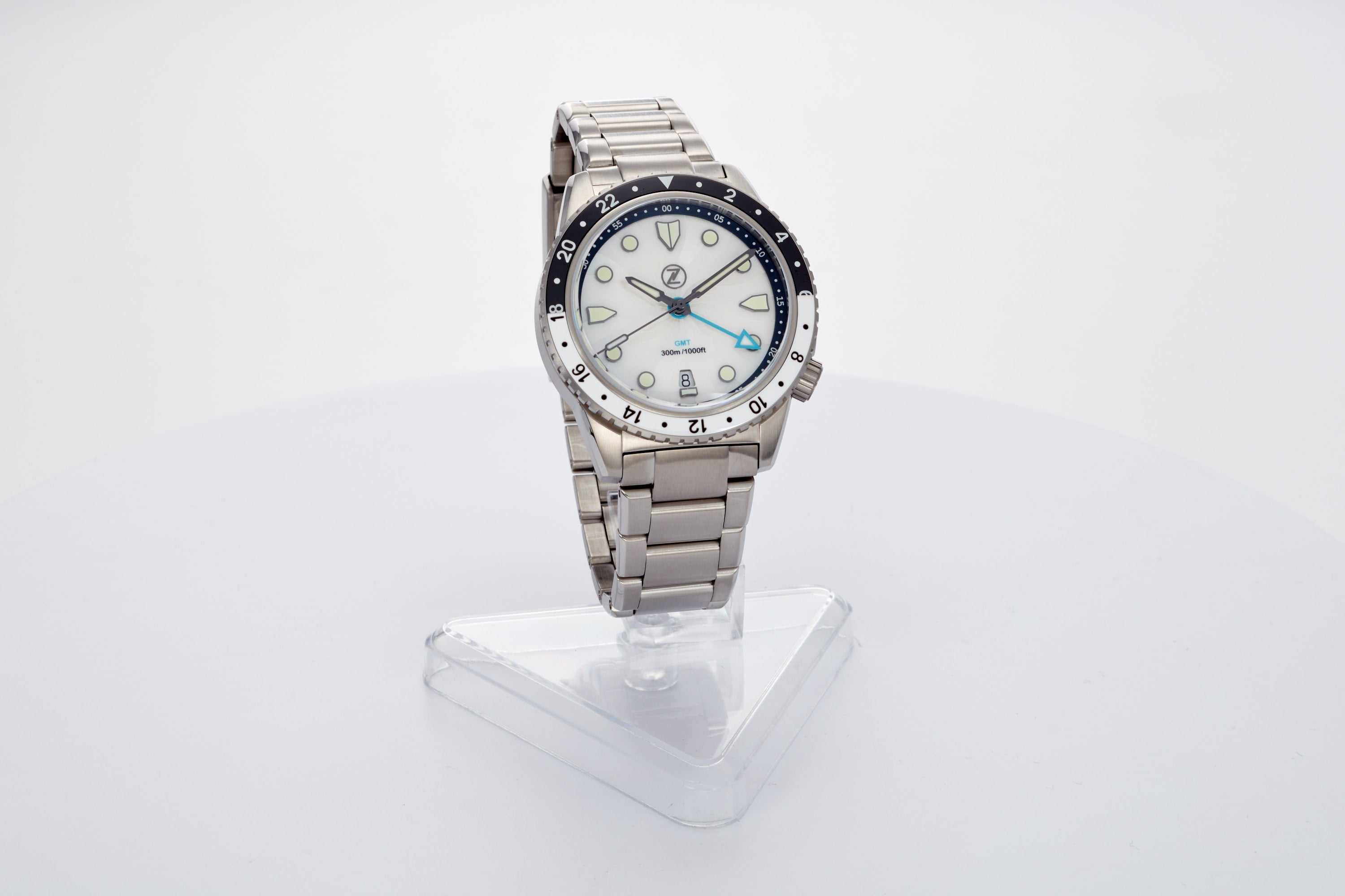 Mako 300m GMT MOP