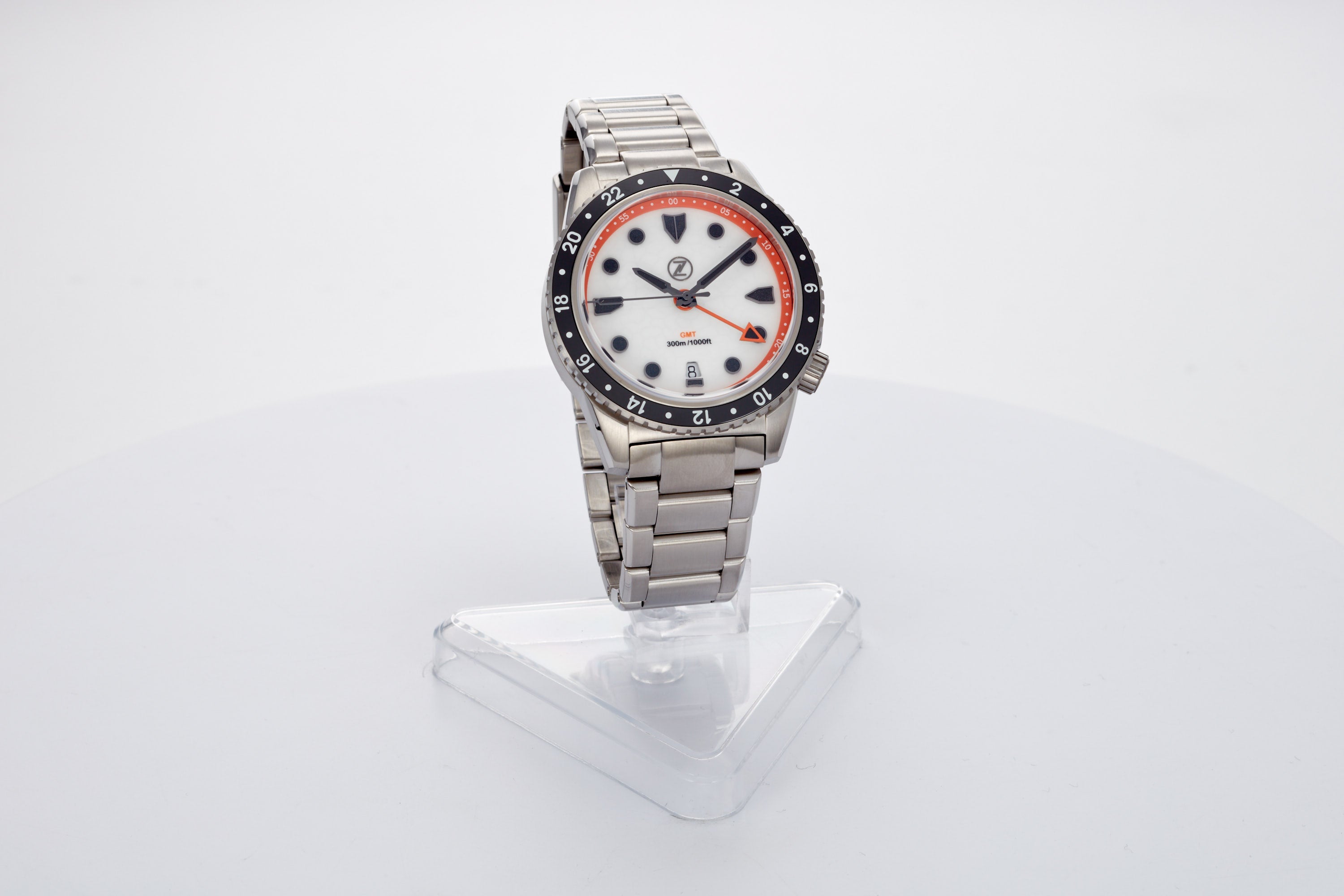Mako 300m GMT 'Cracked Ice'