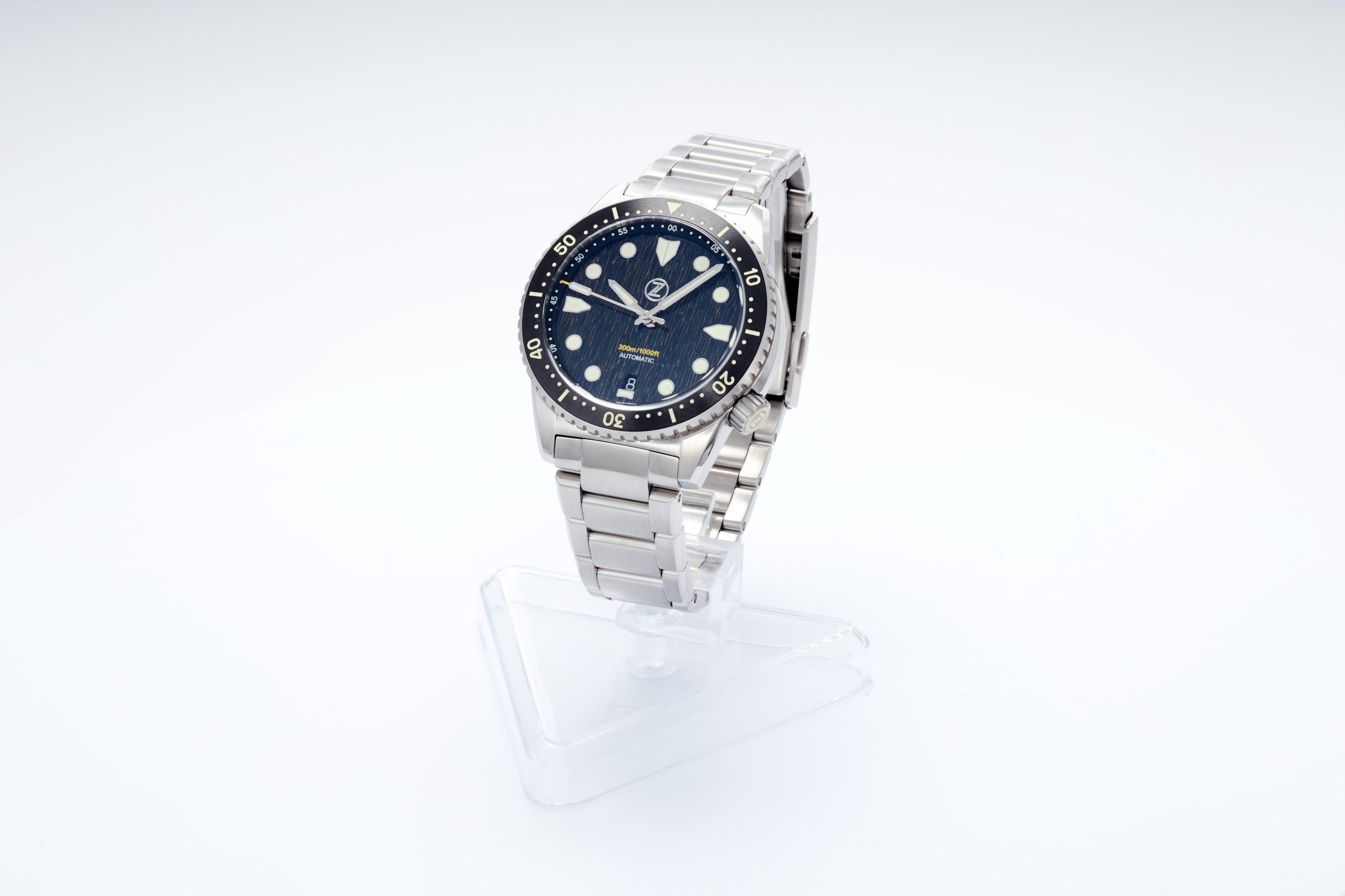 Mako 300m Diver 'Raindrop Carbon'