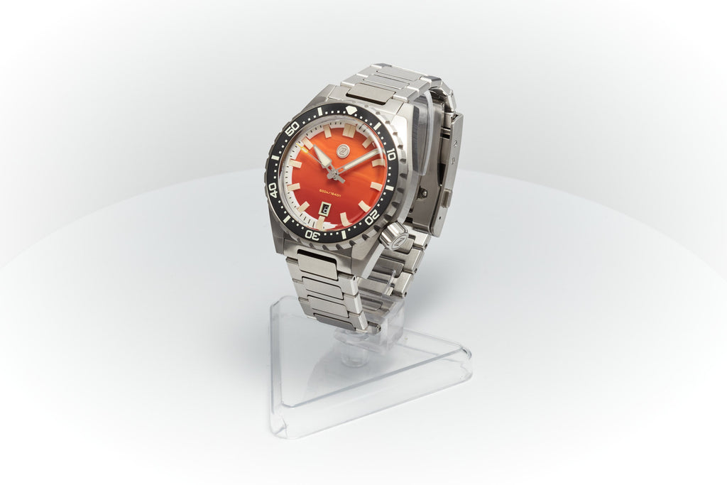 Thresher 44mm 'Agate'