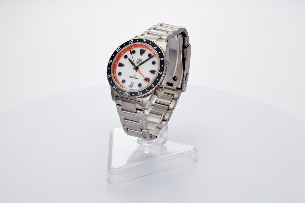 Mako 300m GMT 'Cracked Ice'