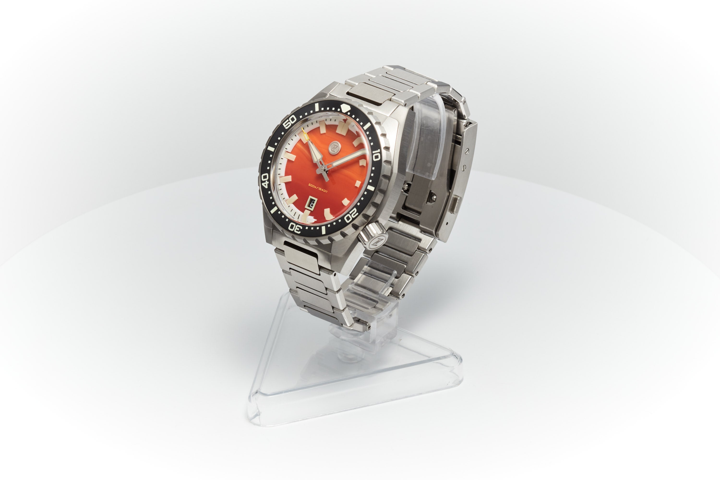 Thresher 44mm 'Agate'