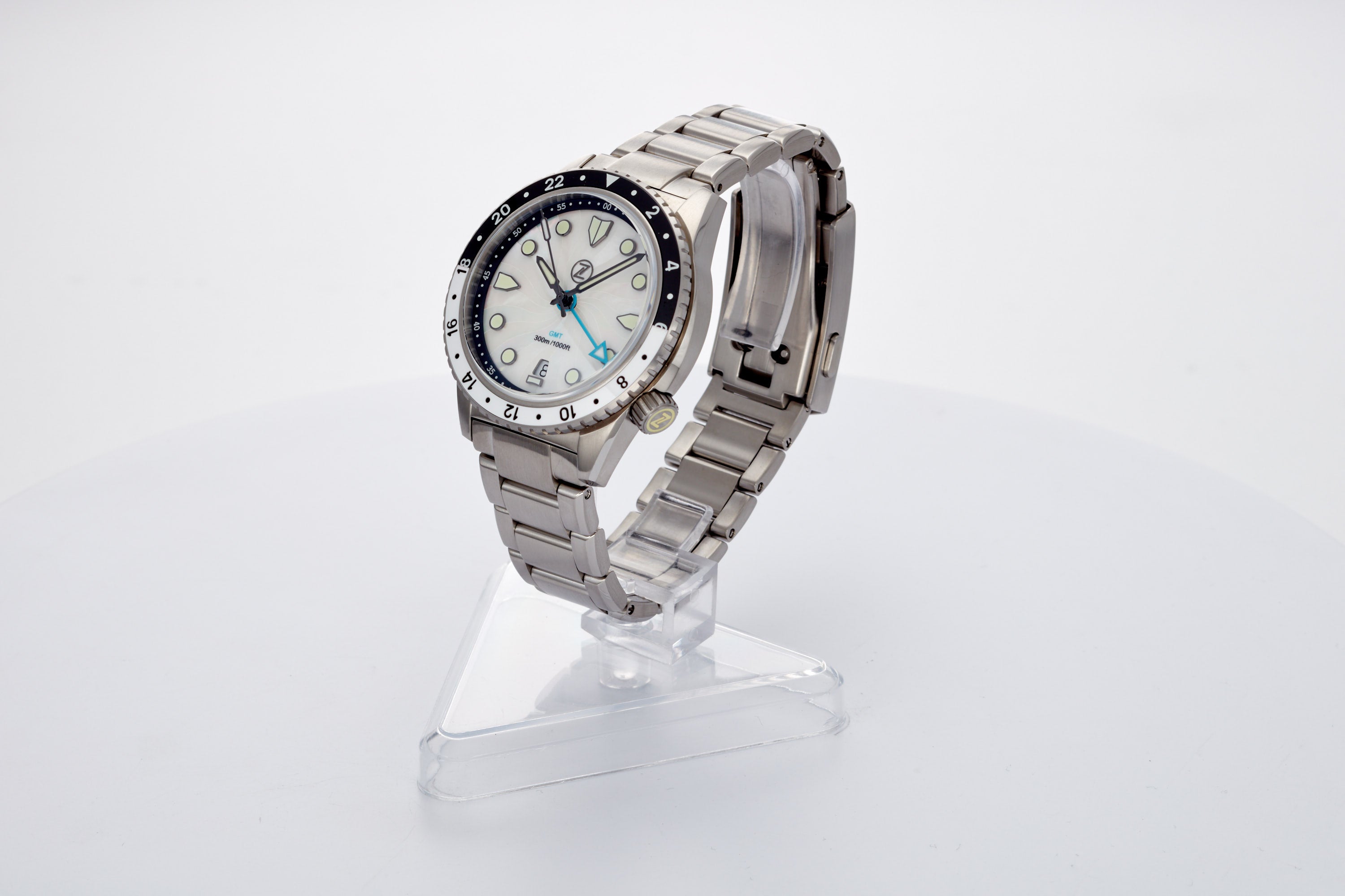 Mako 300m GMT MOP