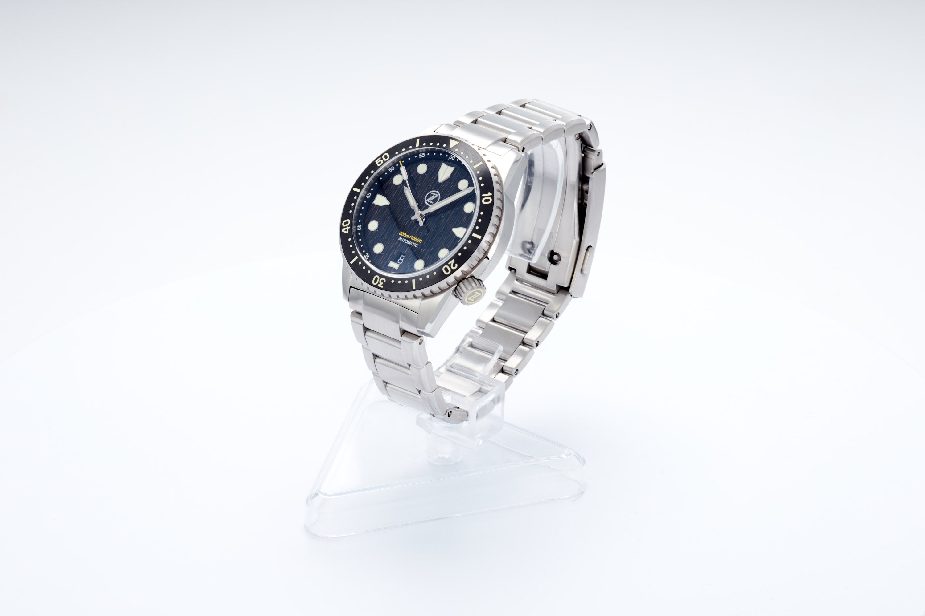 Mako 300m Diver 'Raindrop Carbon'