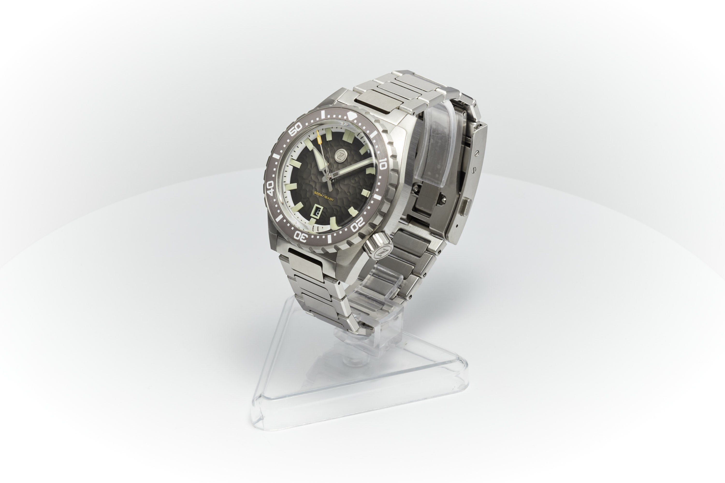 Thresher 44mm 'Hammered Grey'