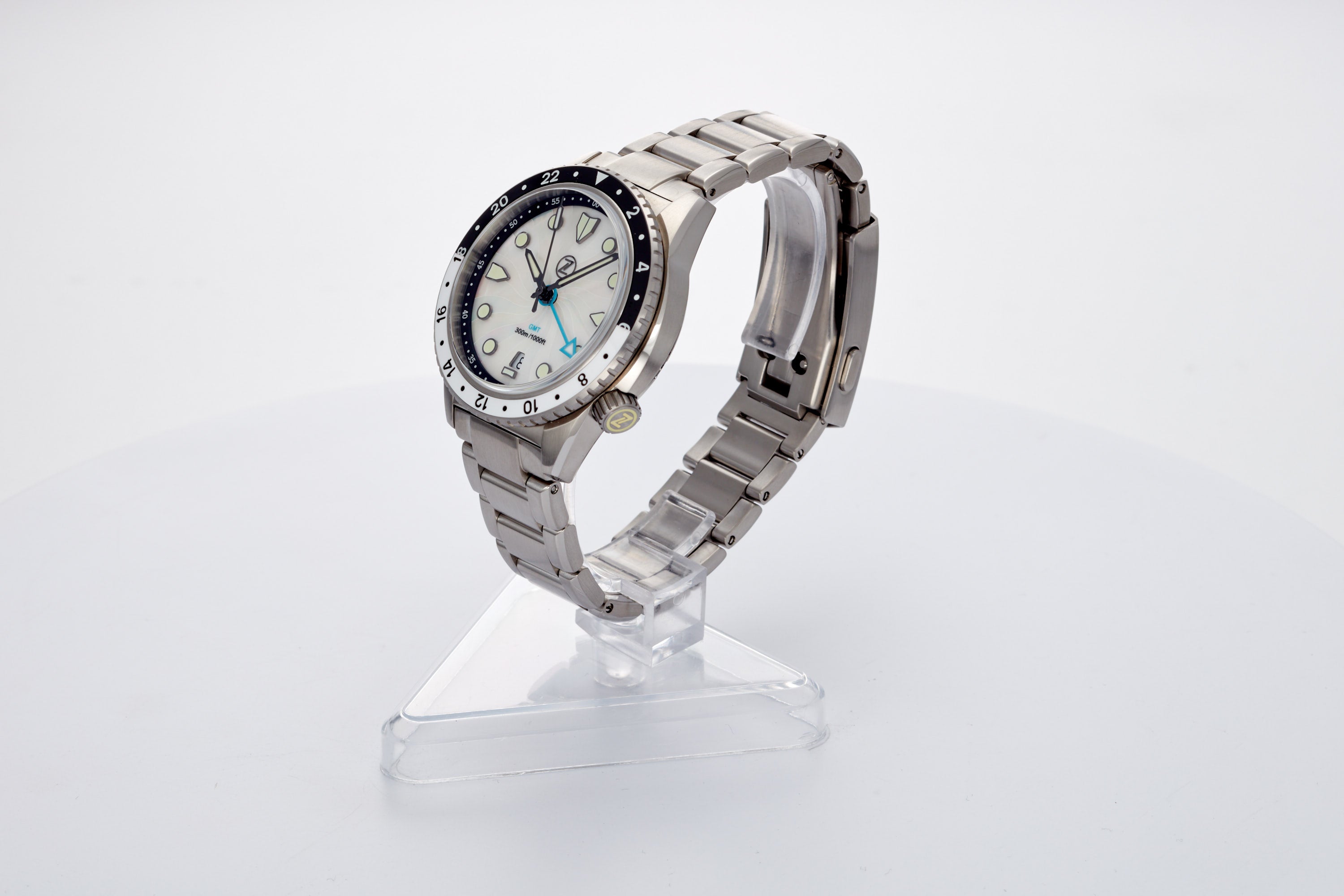 Mako 300m GMT MOP