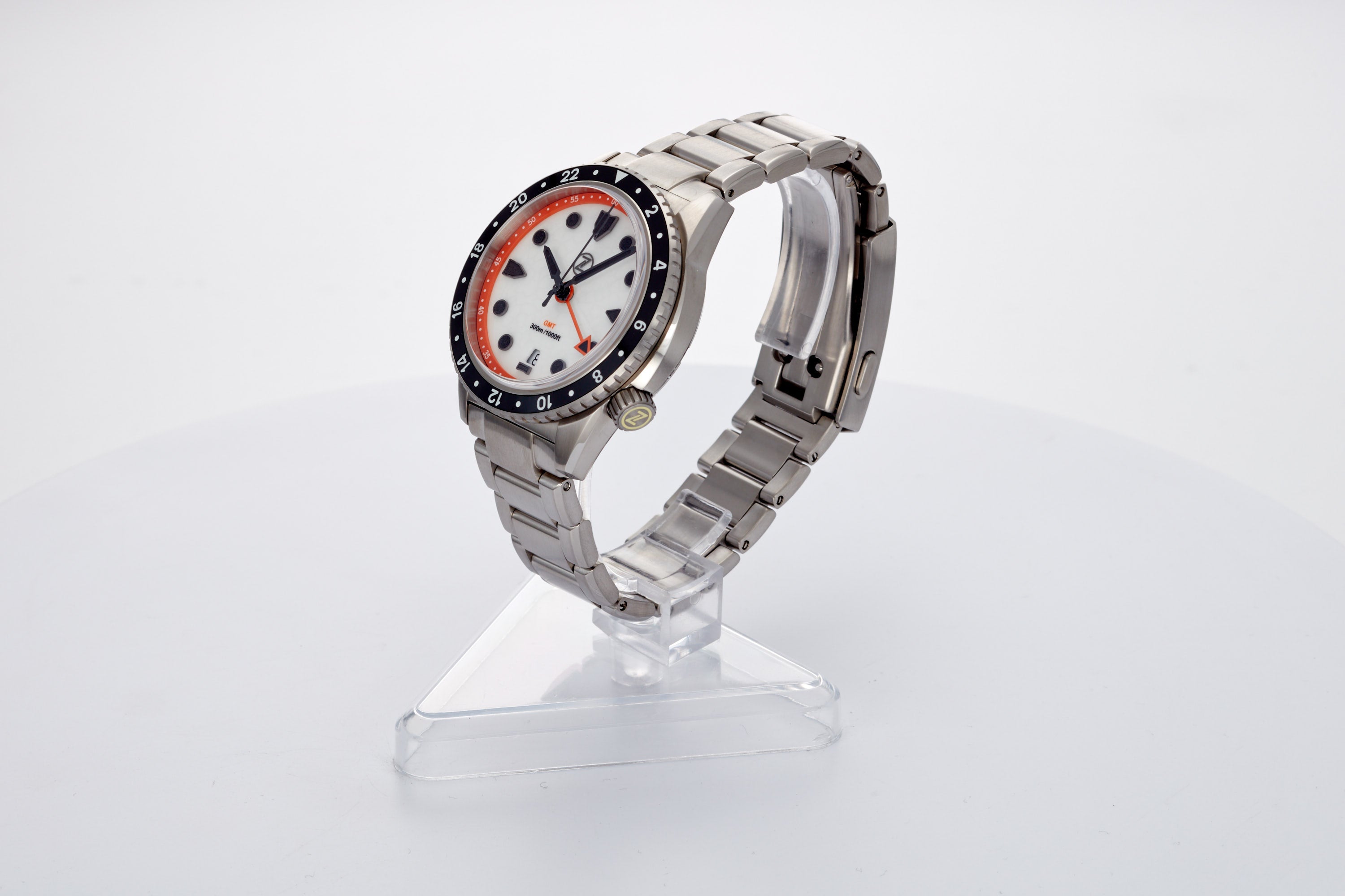 Mako 300m GMT 'Cracked Ice'