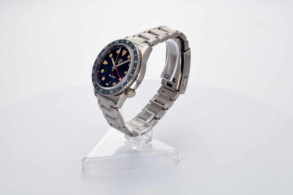 Mako 300m GMT 'Vintage Black'