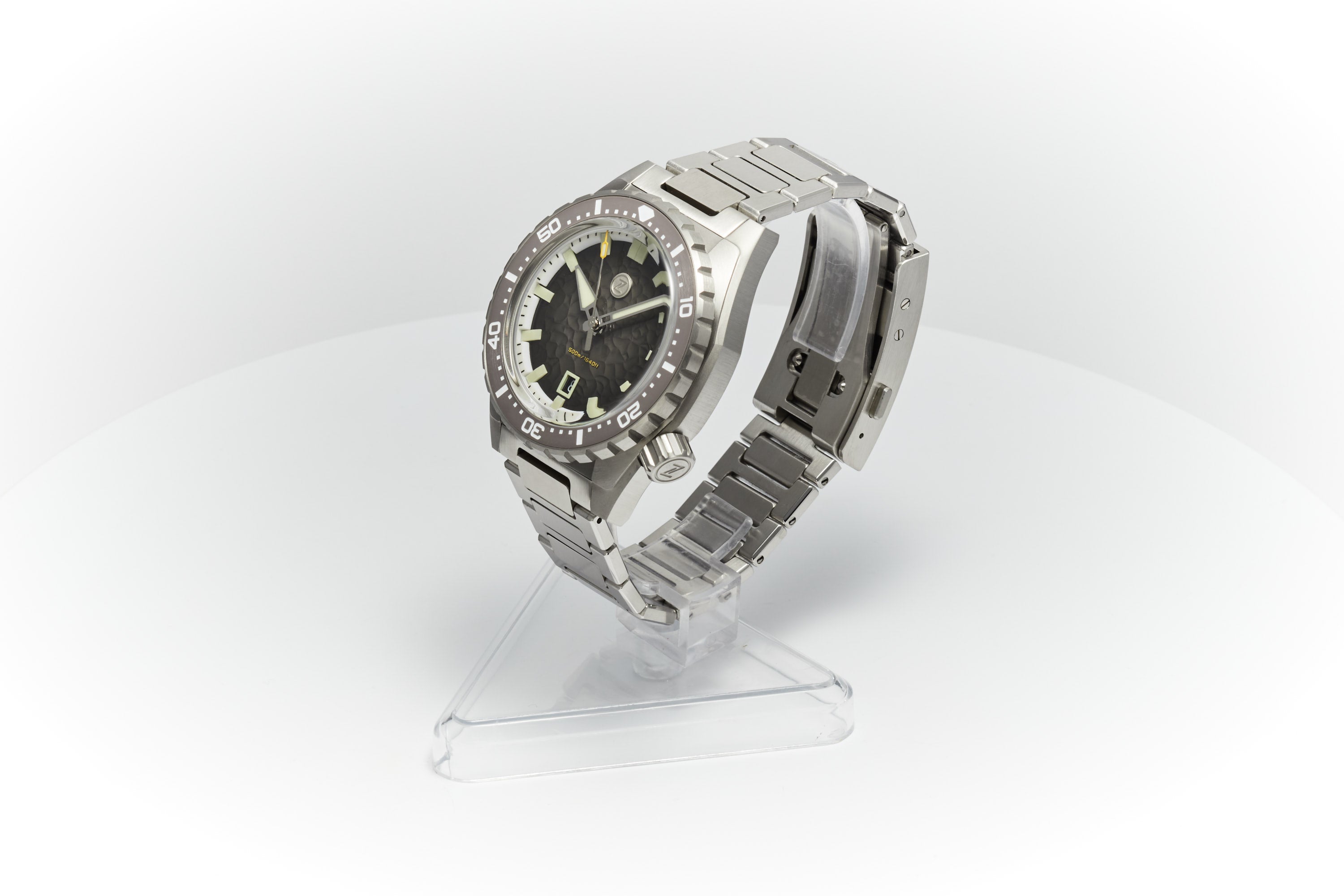 Thresher 44mm 'Hammered Grey'