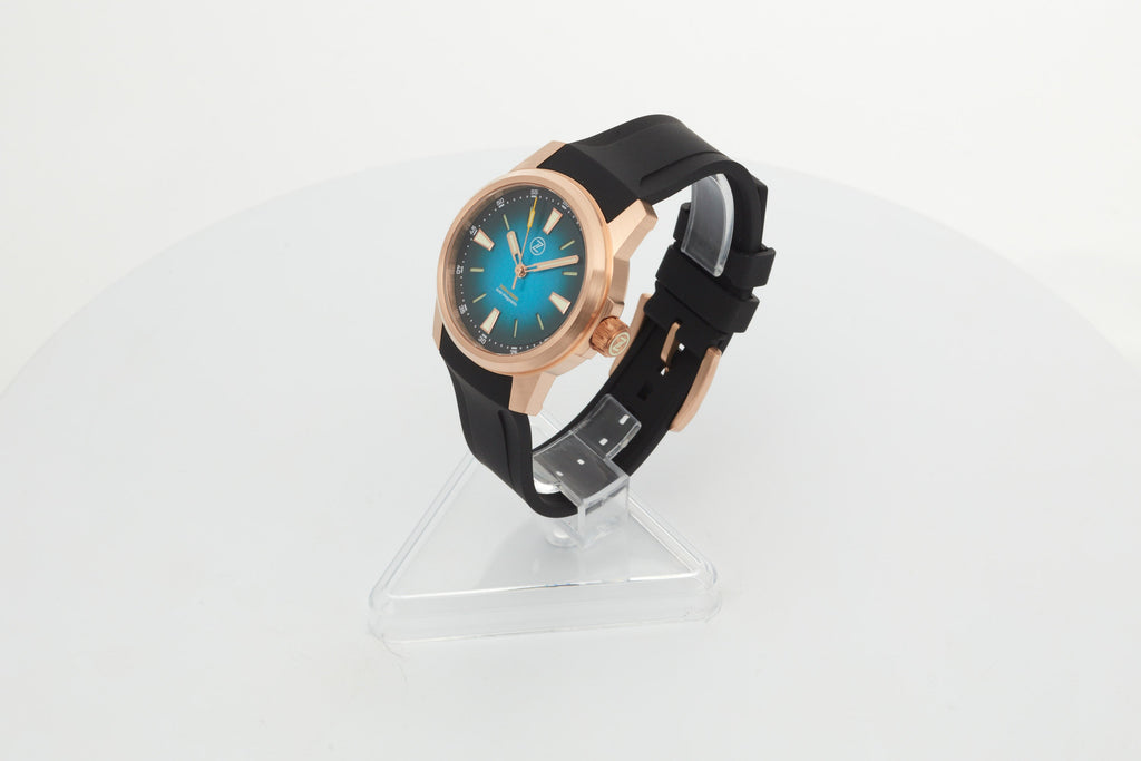 Aurora Field 38mm Br 'Teal MOP'