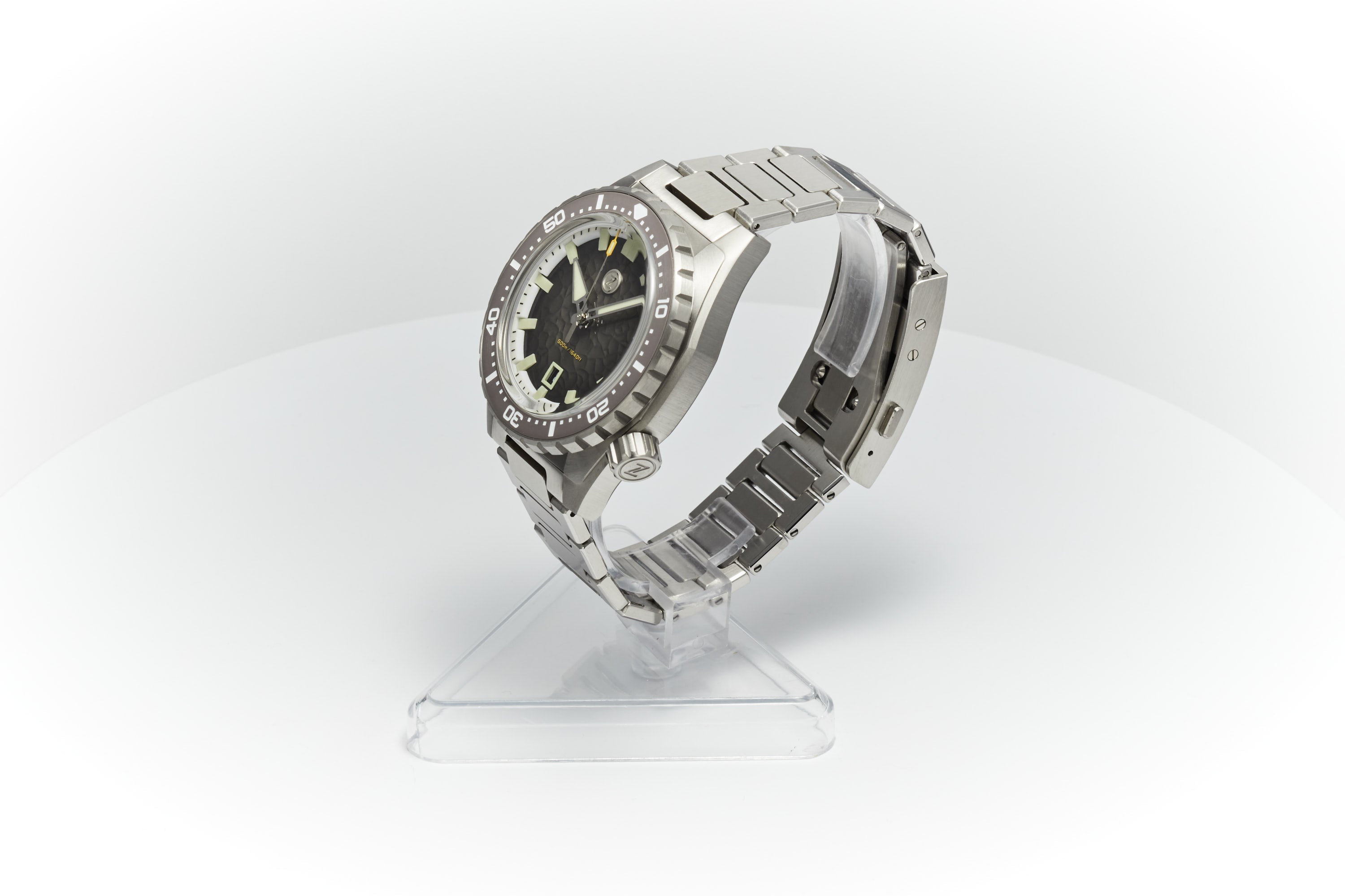 Thresher 44mm 'Hammered Grey'