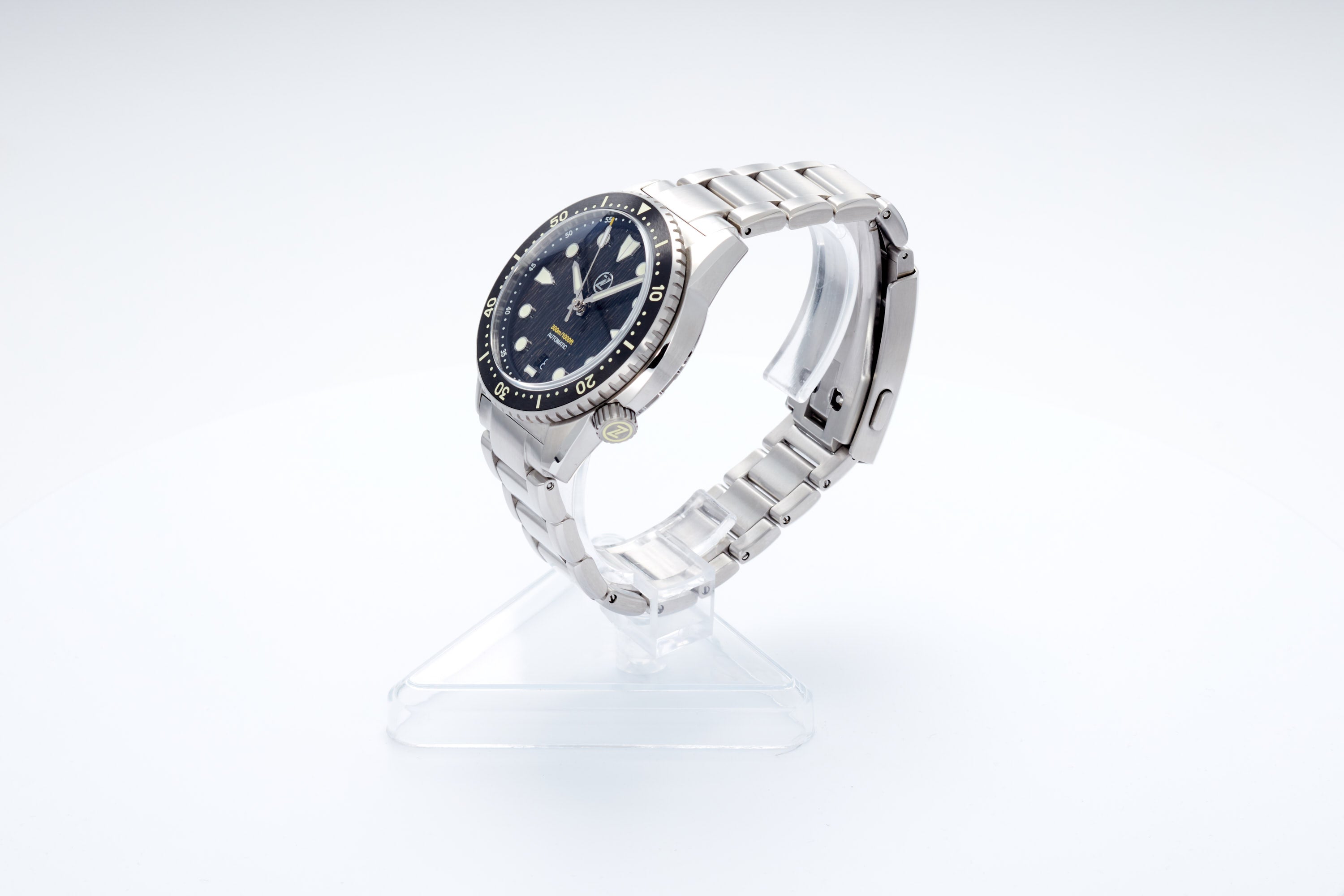 Mako 300m Diver 'Raindrop Carbon'