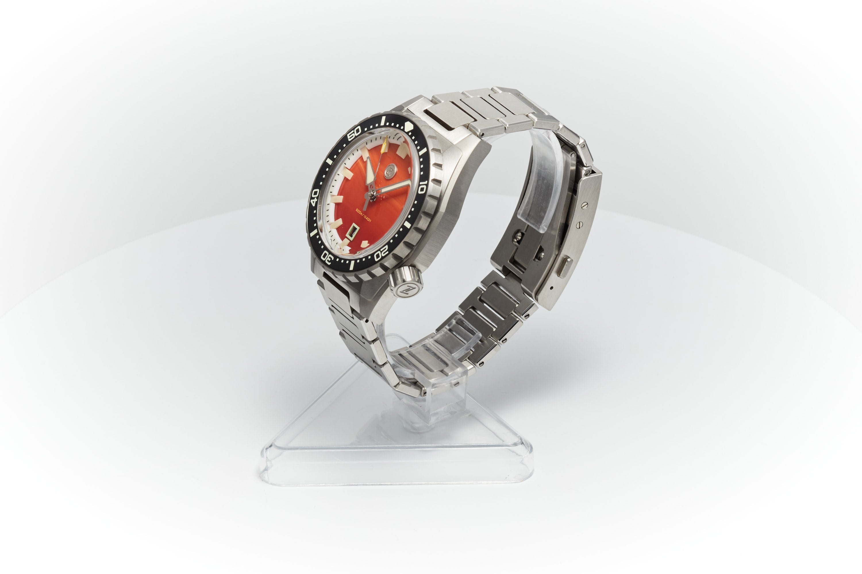 Thresher 44mm 'Agate'