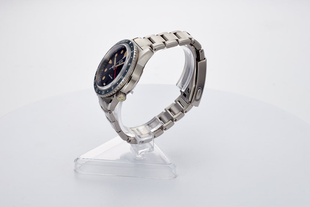 Mako 300m GMT 'Vintage Black'