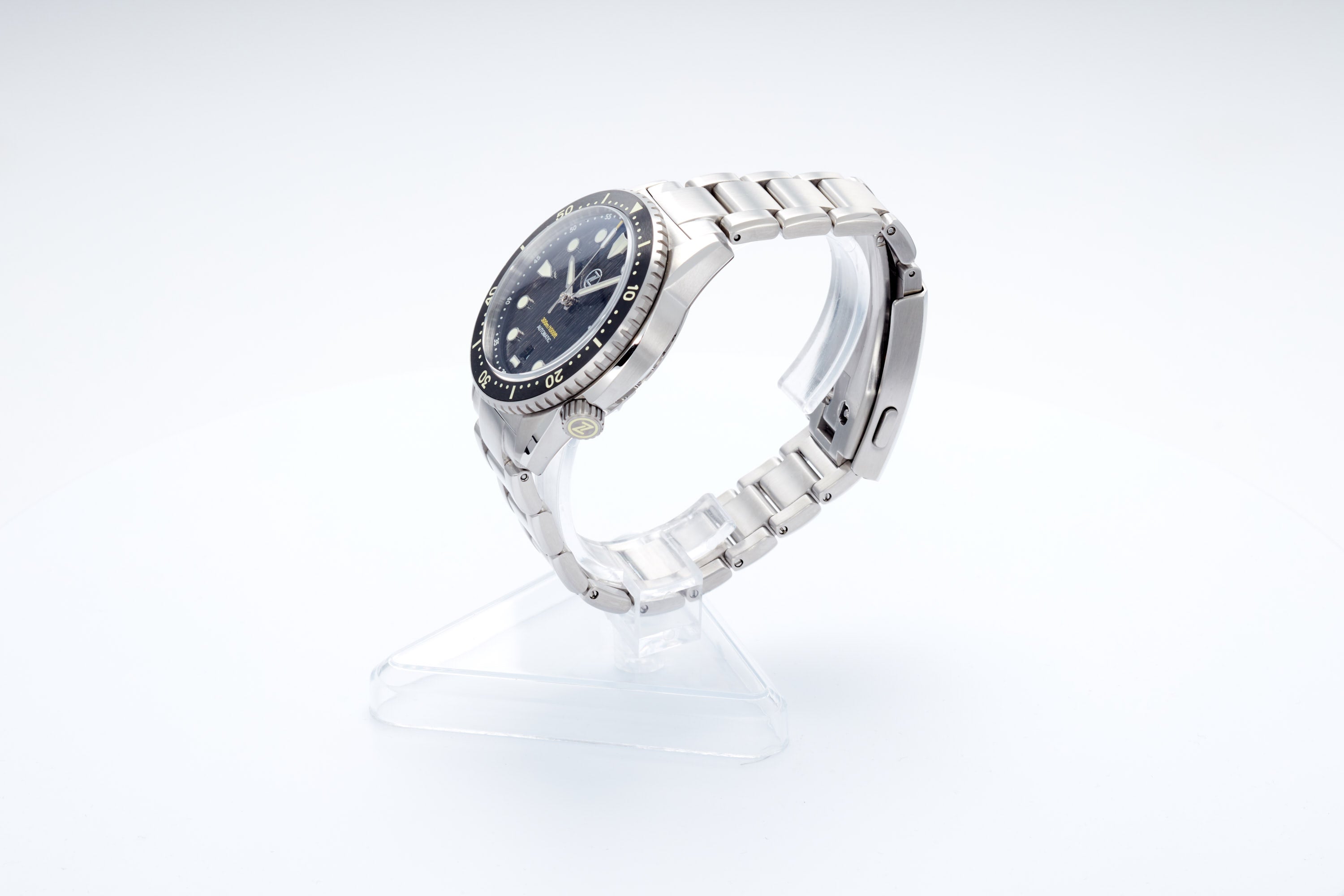 Mako 300m Diver 'Raindrop Carbon'