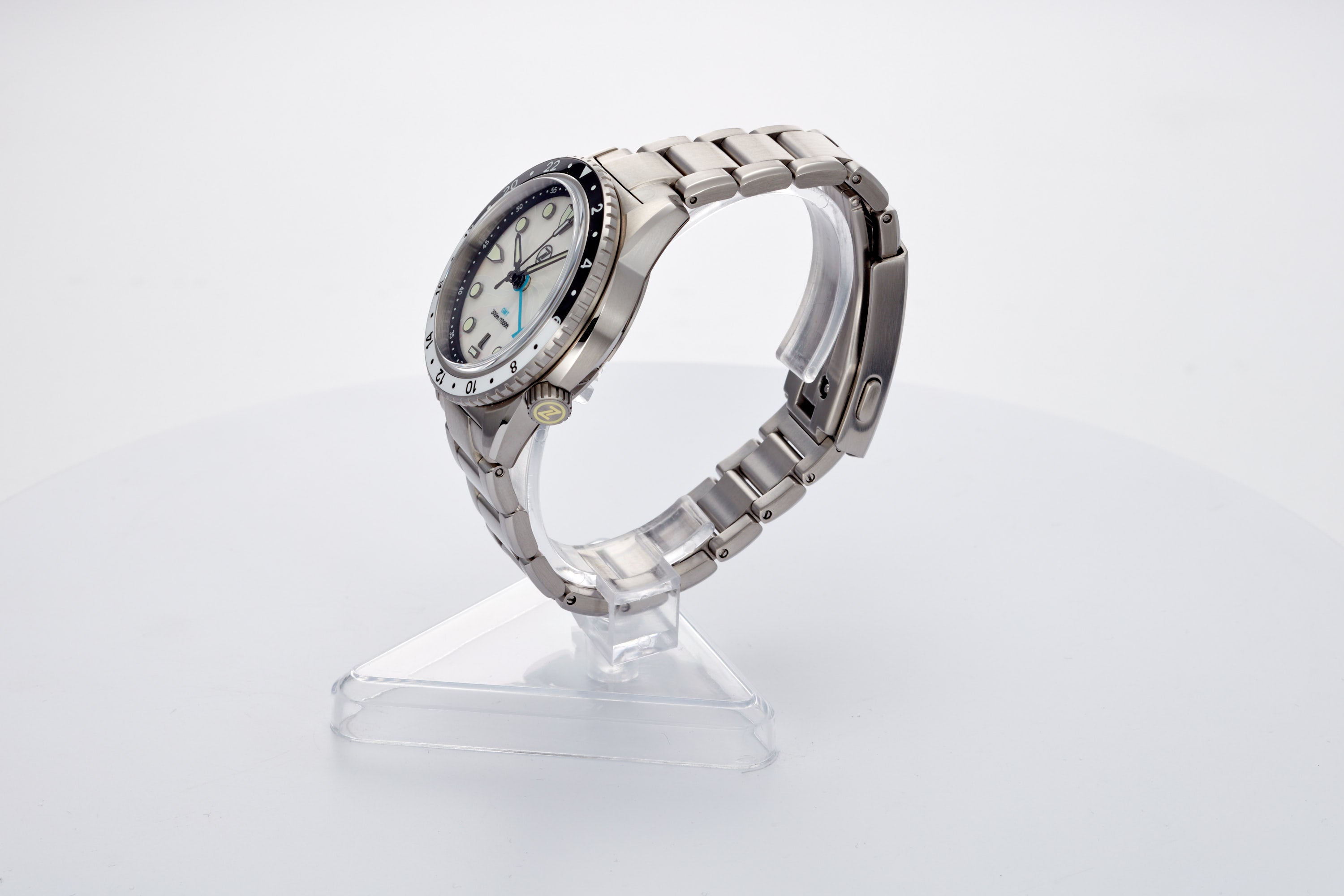 Mako 300m GMT MOP