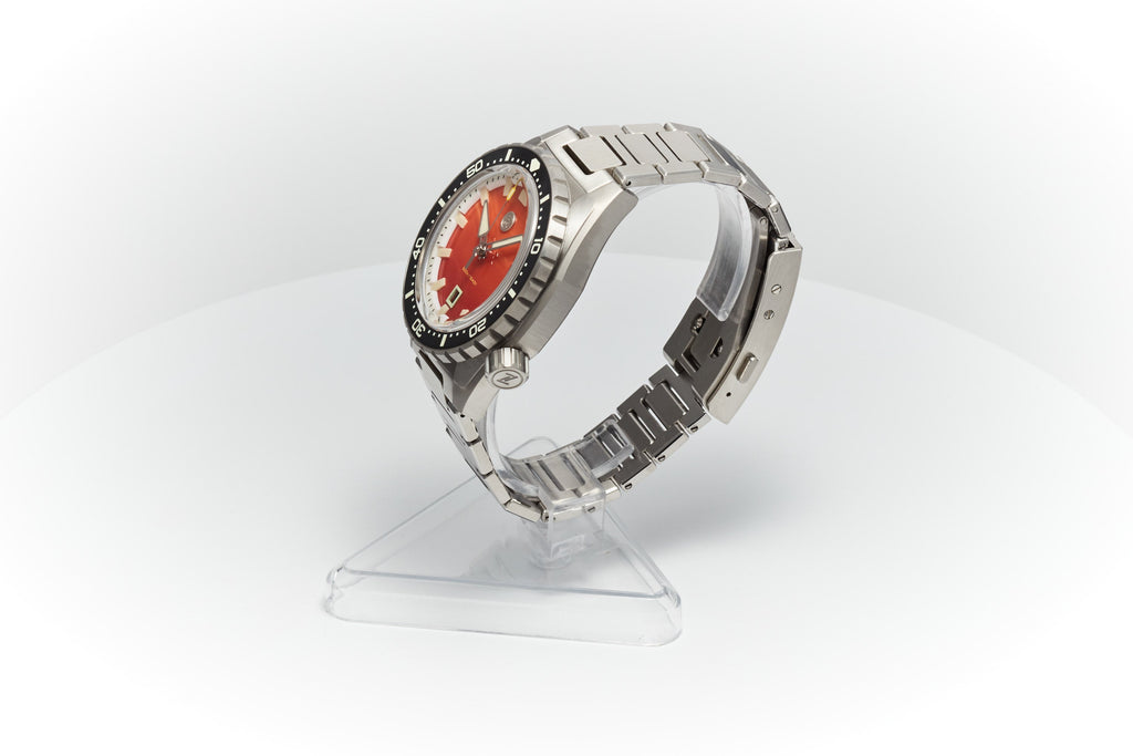 Thresher 44mm 'Agate'