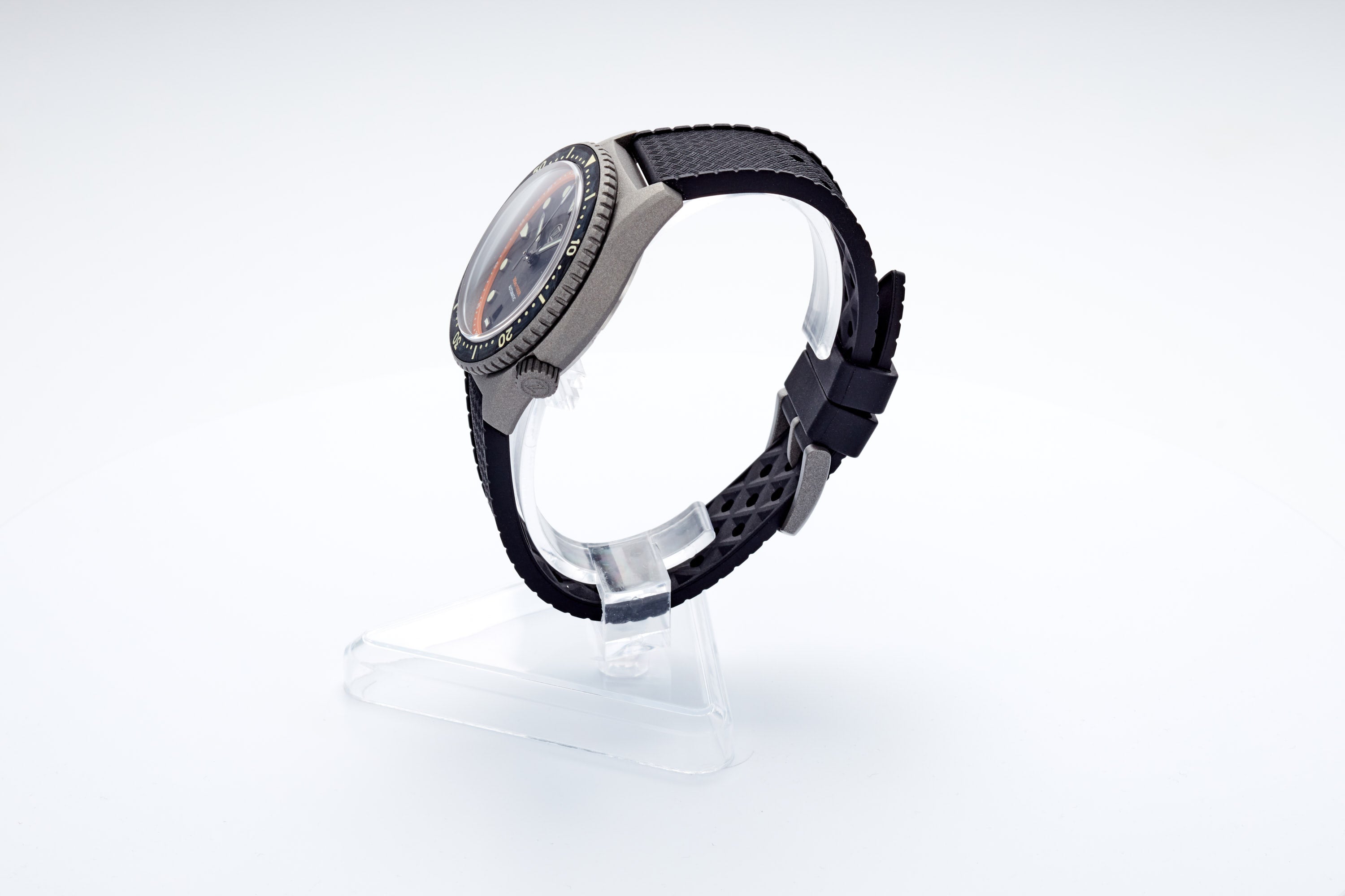 Mako 300m Diver 'Cerakote Carbon'