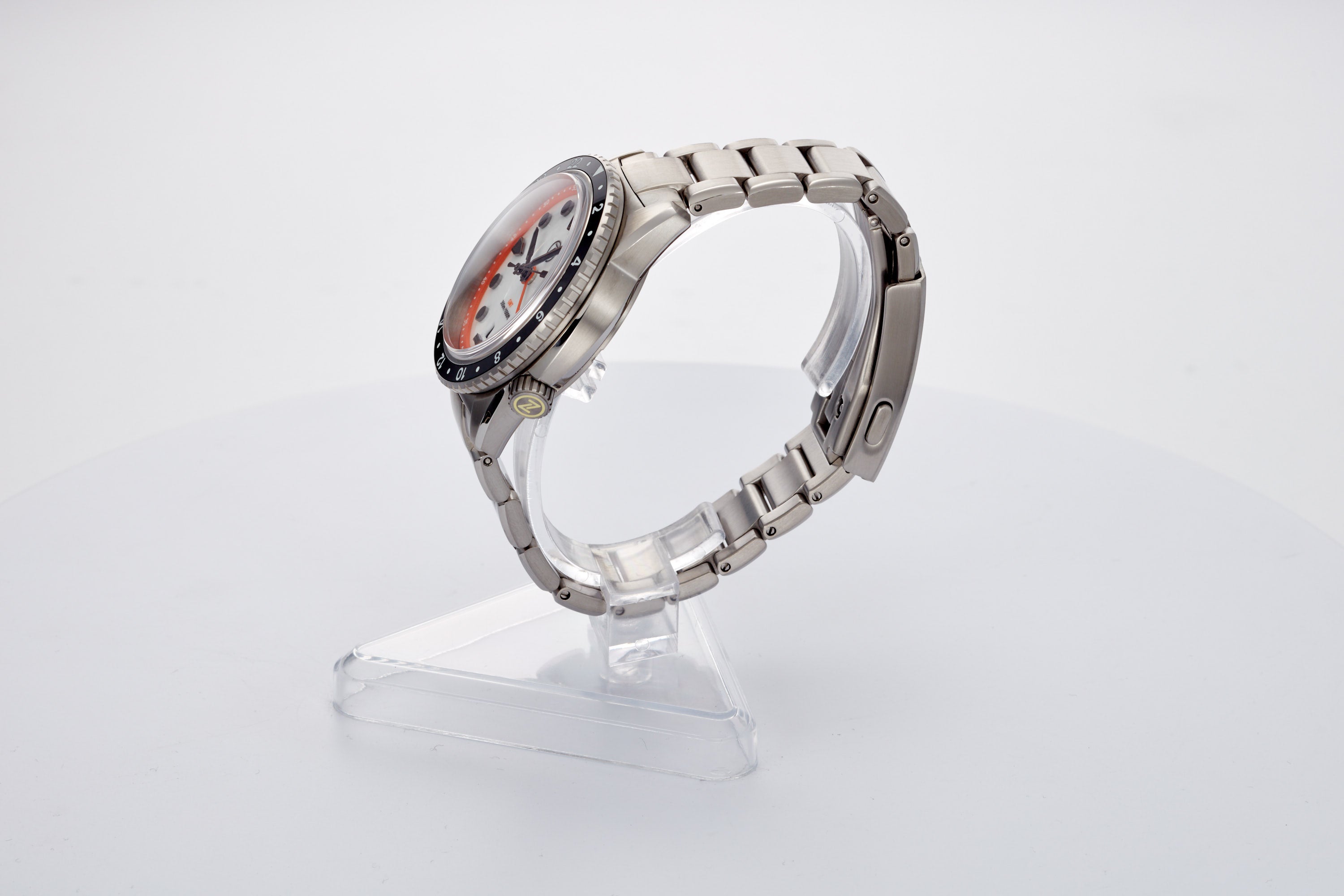 Mako 300m GMT 'Cracked Ice'