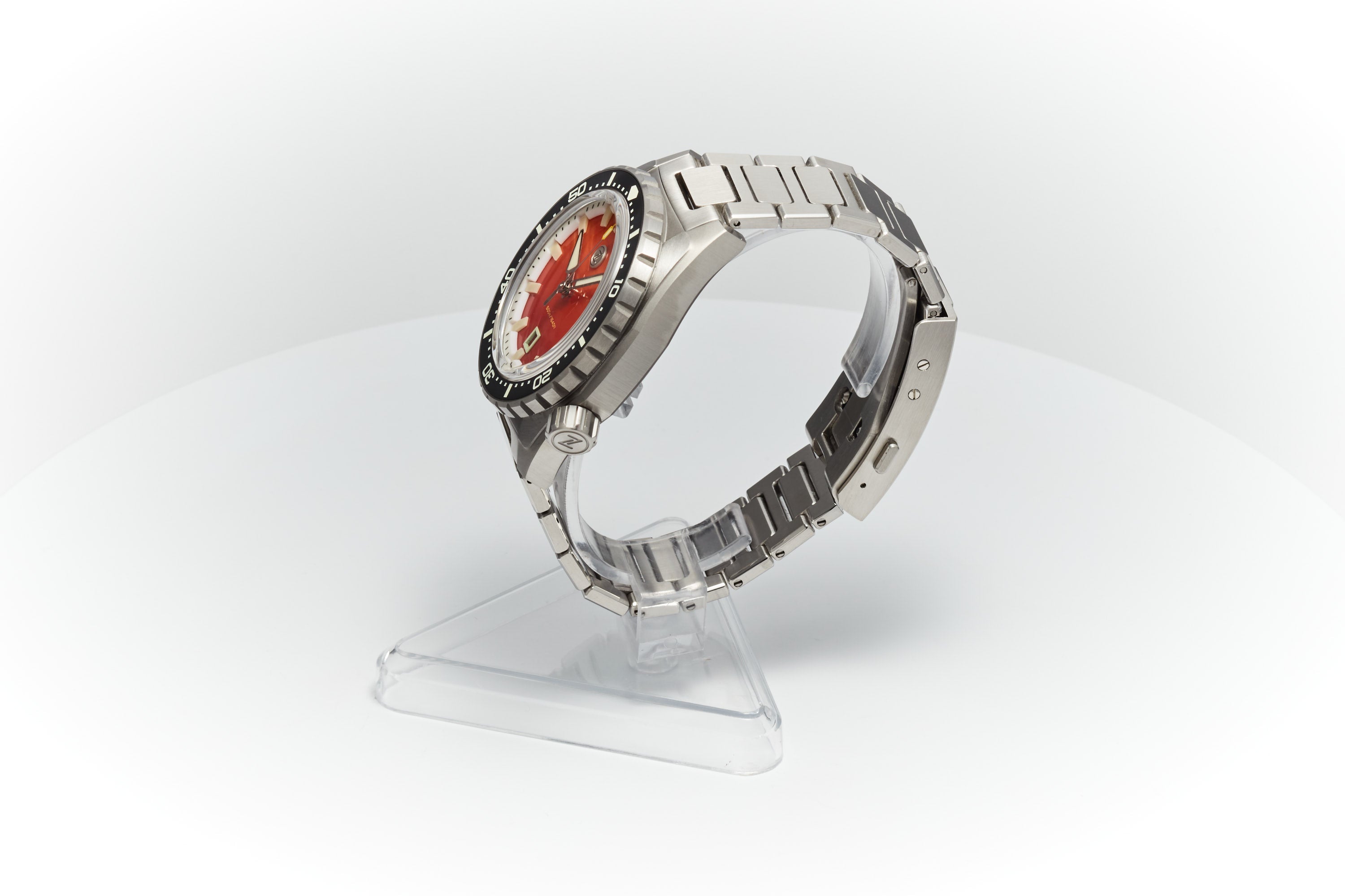 Thresher 44mm 'Agate'