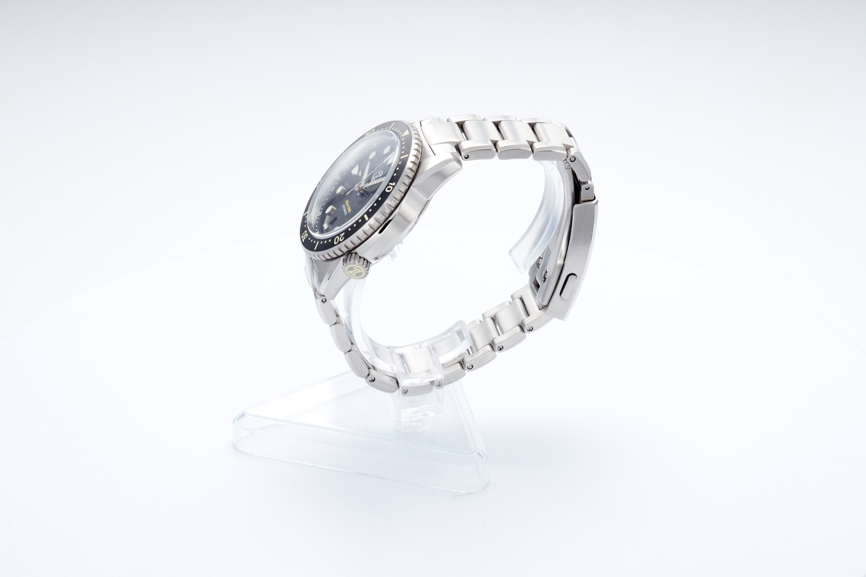 Mako 300m Diver 'Raindrop Carbon'