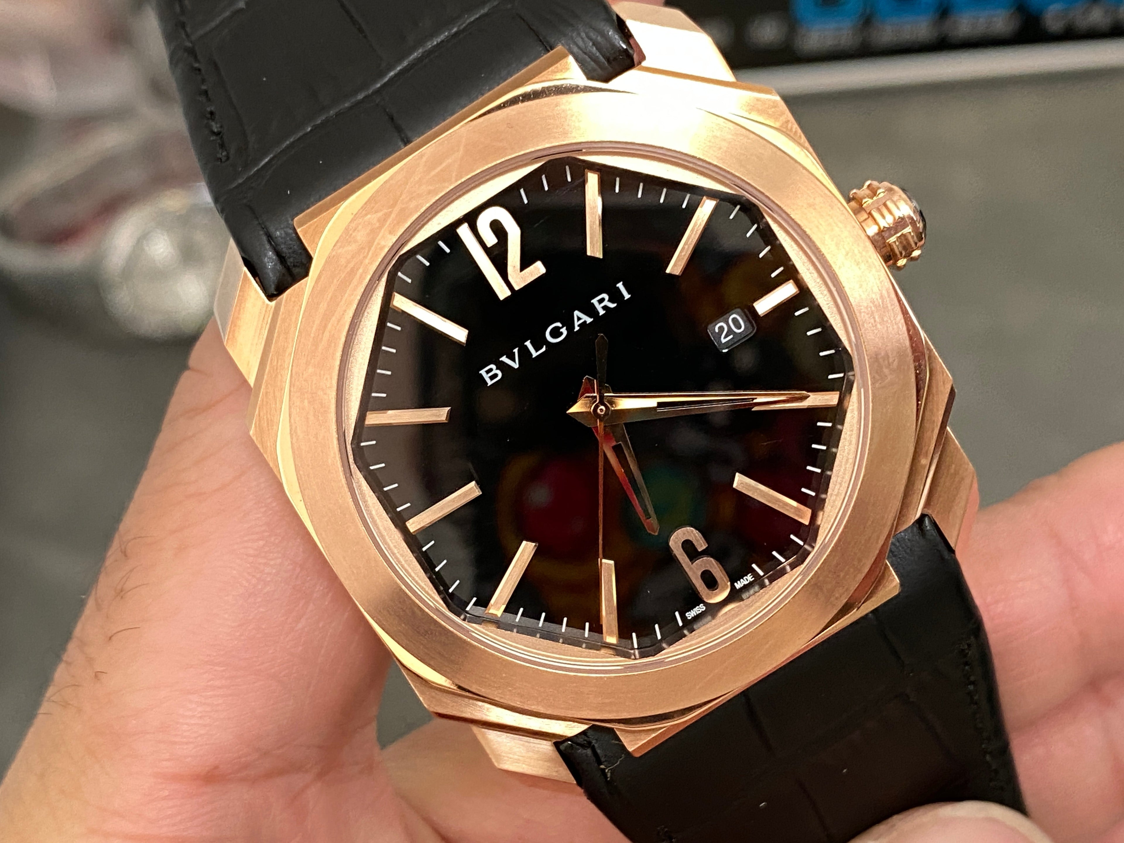 OCTO 41 ROSE GOLD CASE BLACK CROCODILE LEATHER STRAP