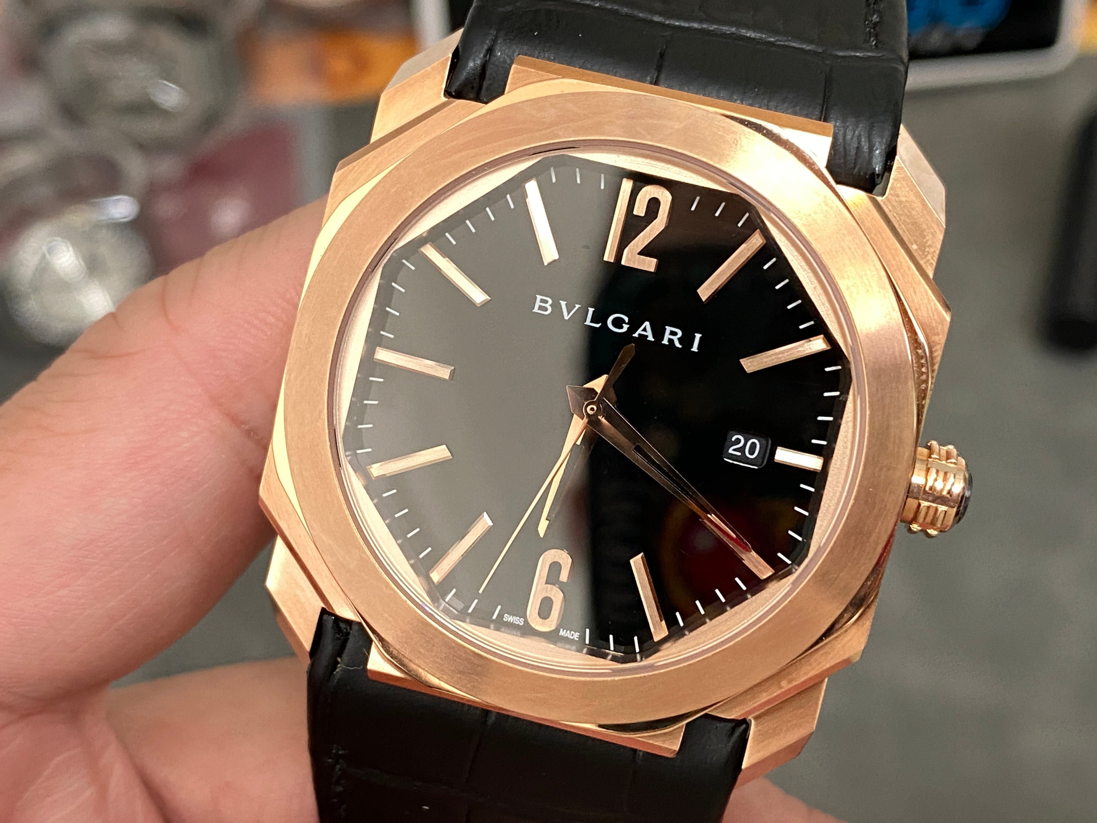 OCTO 41 ROSE GOLD CASE BLACK CROCODILE LEATHER STRAP