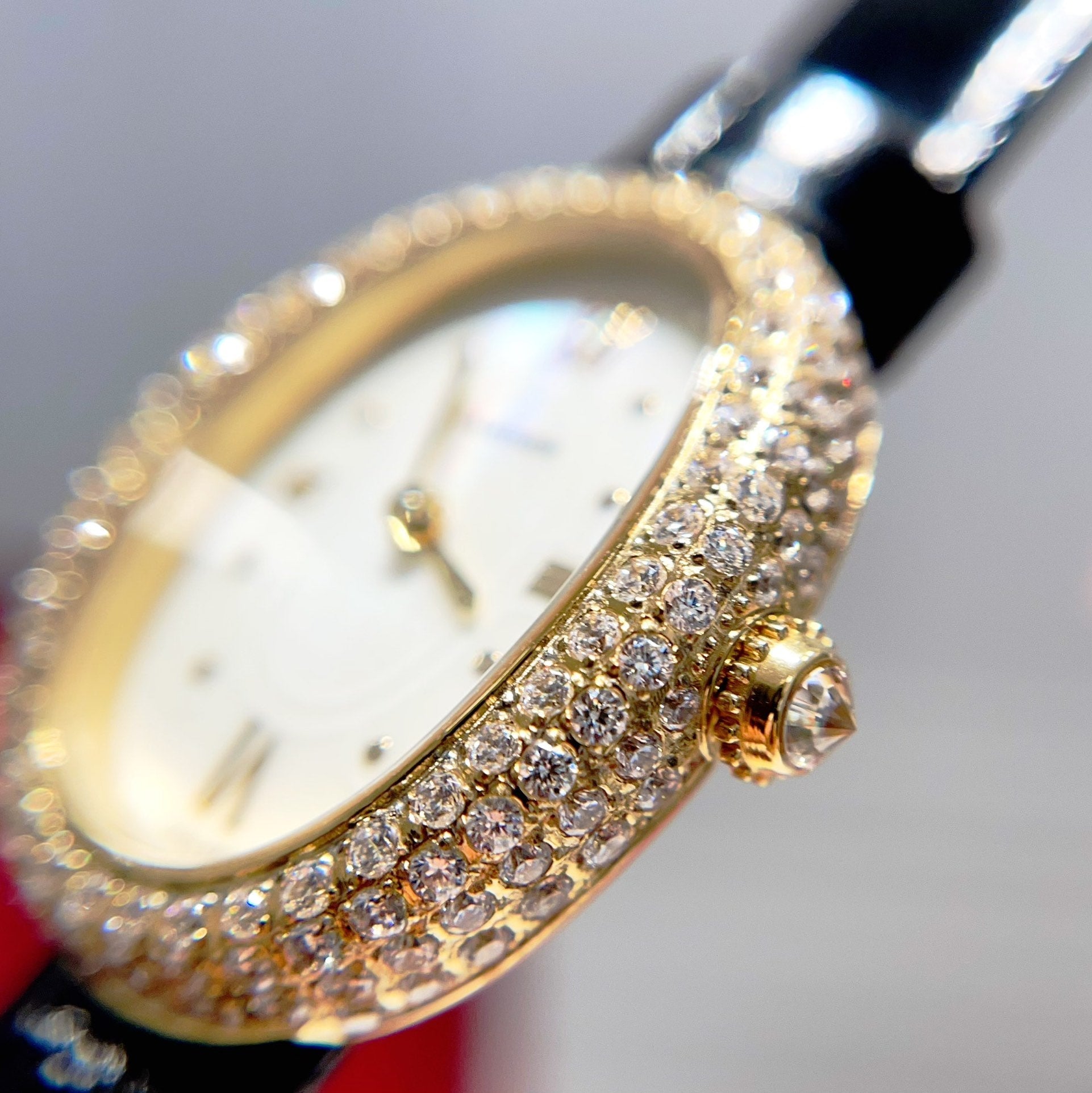 BAIGNOIRE WATCH GOLD CASE AND BLACK LEATHER STRAP WITH CRYSTAL