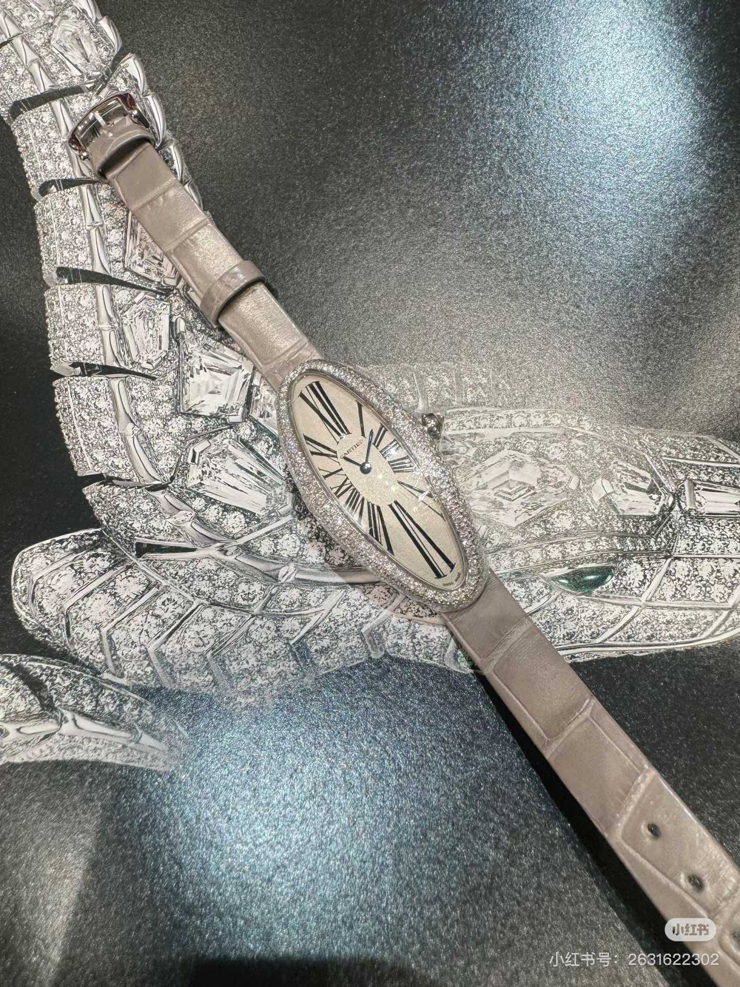 BAIGNOIRE ALLONG¨¦E WATCH ROSE GOLD CASE WITH PASTEL GRAY LEATHER STRAP