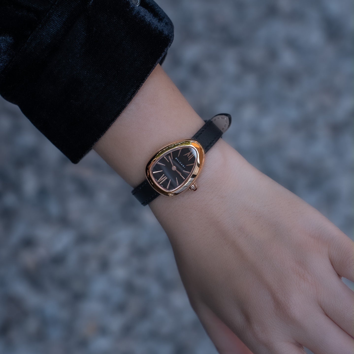 SERPENTI ROSE GOLD CASE BLACK LEATHER STRAP
